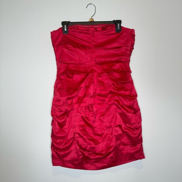 Express Ruched Red Strapless Tube Dress - Picture 4 of 7